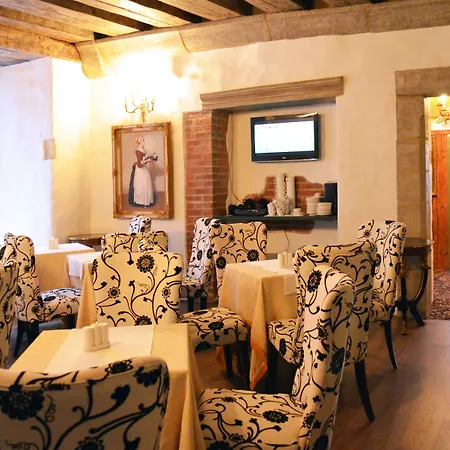 Gotthard Residents 3*