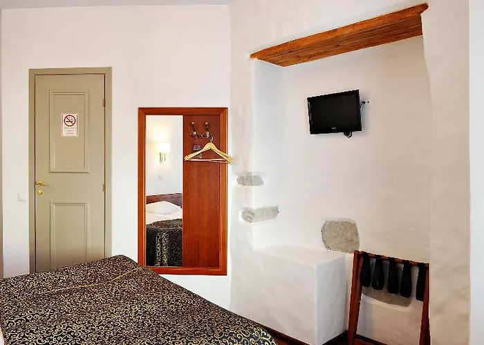 Gotthard Residents فندق 3*